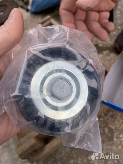 Ролик натяжной