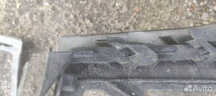 Направляющая заднего бампера для VW Golf Plus