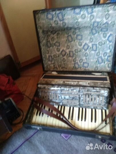 Антикварный аккордеон La paloma