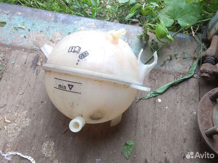 Расширительный бачок Фольксваген Шкода