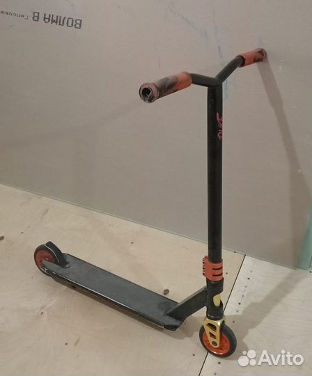 Трюковой самокат duke 404