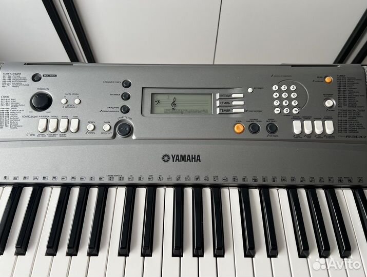 Синтезатор Yamaha PSR-R300