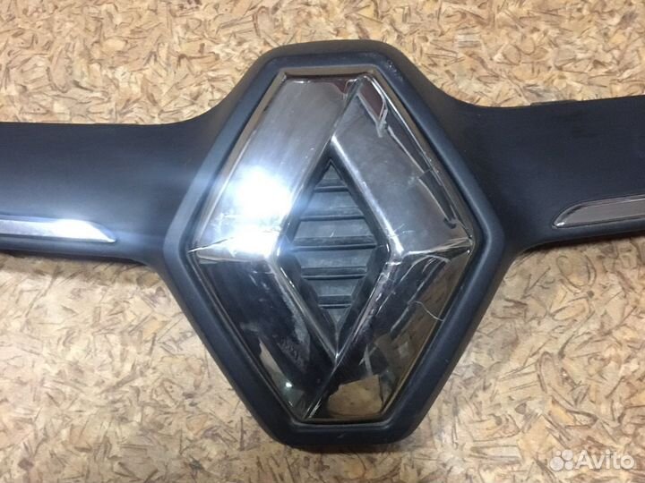 Молдинг решетки радиатора Logan 2