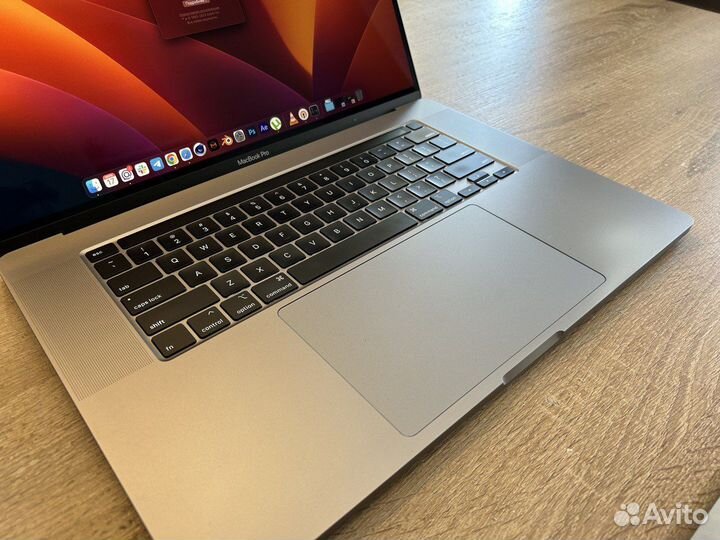 Apple MacBook Pro 16 2019 i7 16 GB RAM 512 GB SSD