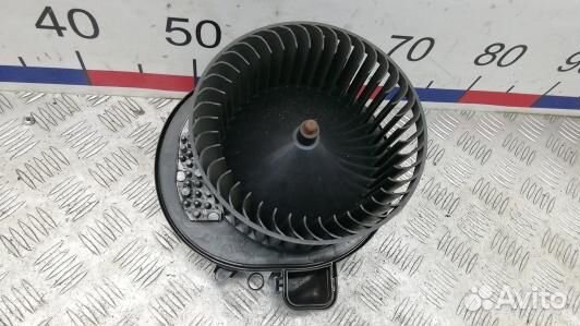 Моторчик печки BMW 3 F30/F31 (DEA04KK01)