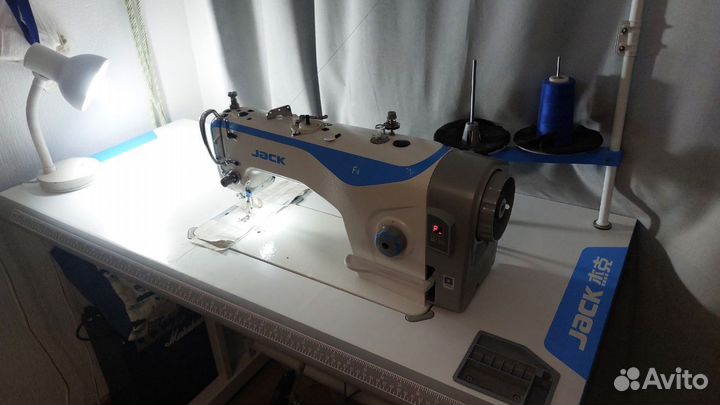 Швейная машина jack f4