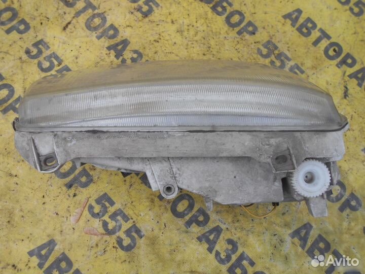 Фара передняя правая VW Passat (B4) 1994-1996