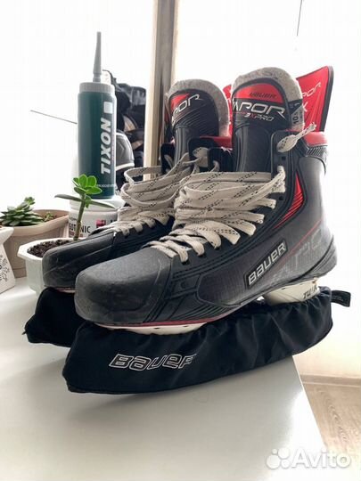 Коньки хоккейные