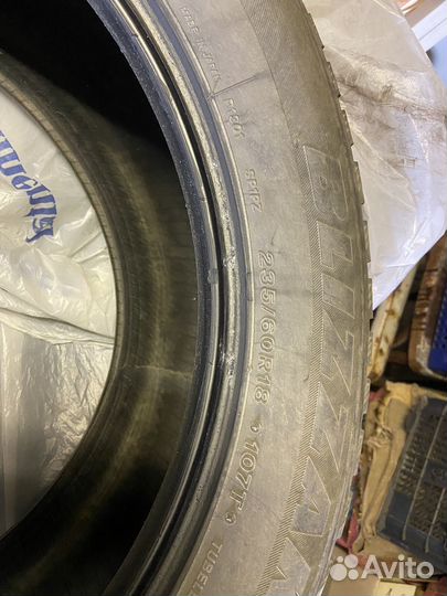 Bridgestone Blizzak Spike-01 235/60 R18 107