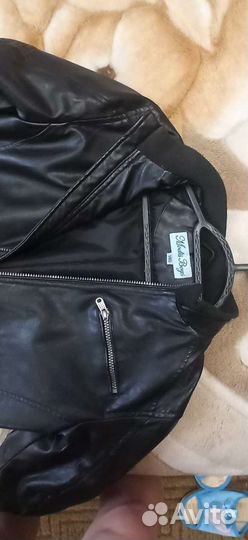 Продам кожанную куртку на мальчика лет 10-12