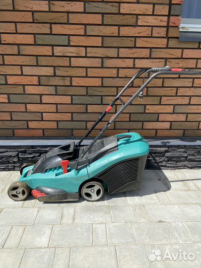 Газонокосилка электрическая