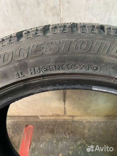 Bridgestone Blizzak VRX 225/45 R17 и 245/40 R17