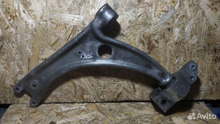 Рычаг передний Volkswagen Passat B6 2005