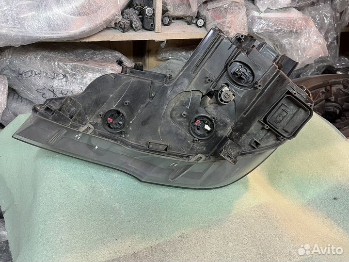 Фара правая BMW X5 E70 Рестайл ксенон