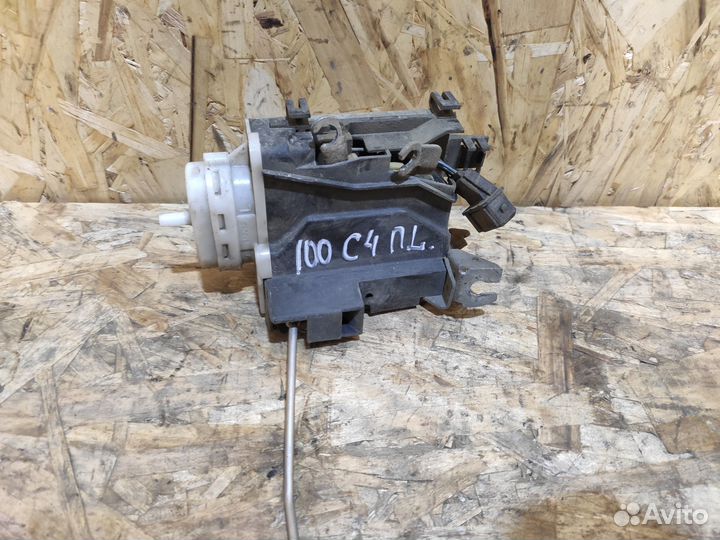 Замок двери передний левый Audi 100 C4