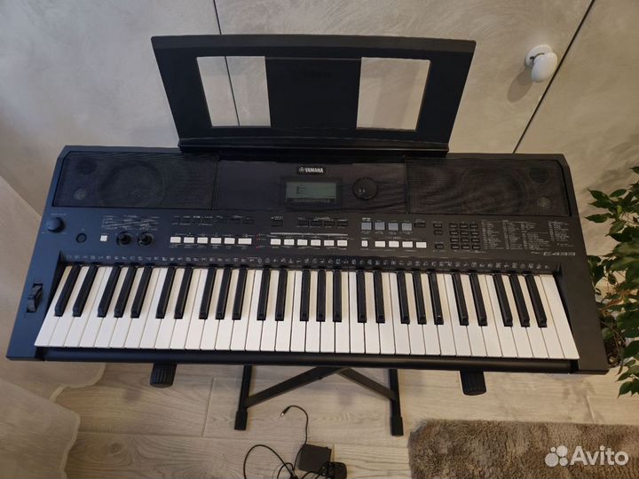 Синтезатор Yamaha PSR-E433