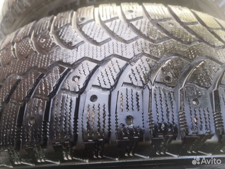 Bridgestone Blizzak Spike-01 225/70 R16