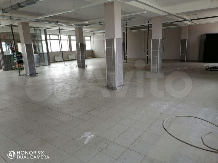 Торговое помещение, 437 м²