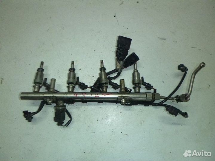 Рейка топливная (рампа) audi A4 B8 2007