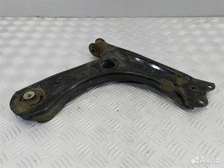 Рычаг передний правый Skoda Rapid