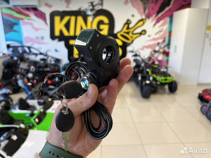 Электросамокат Kugoo M4/M4 Pro Вольтметр с Замком