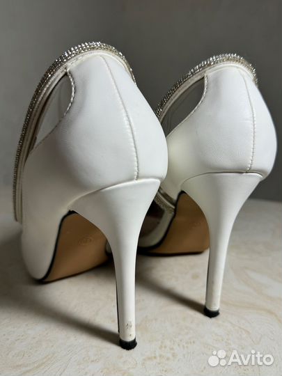 Туфли лодочки 40 белые