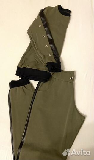 Спортивный костюм женский