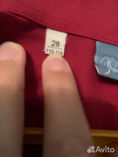 Рубашки каждая по 100