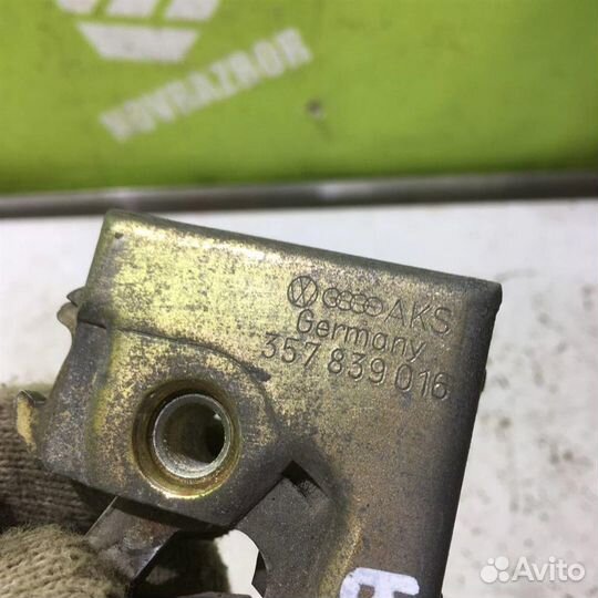 Замок двери задней правой Фольксваген Пассат Б3