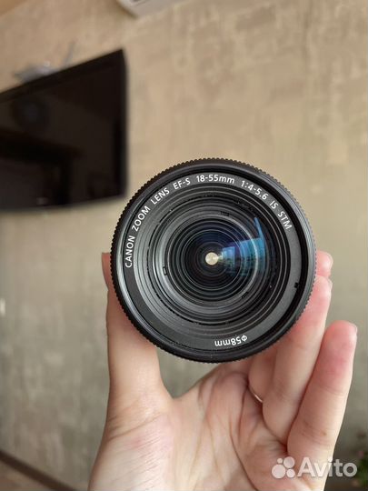 Зеркальный фотоаппарат canon eos250D