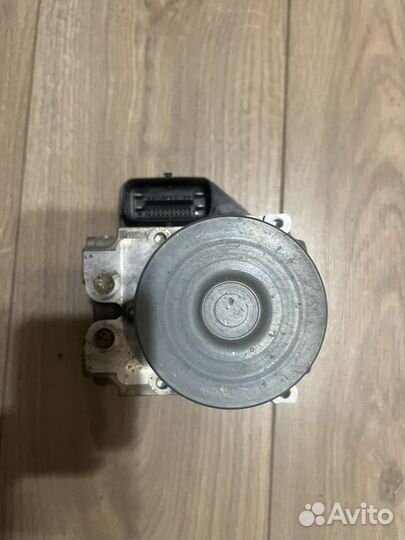 Блок Abs Toyota Hi-lux 7 2004-2015 год