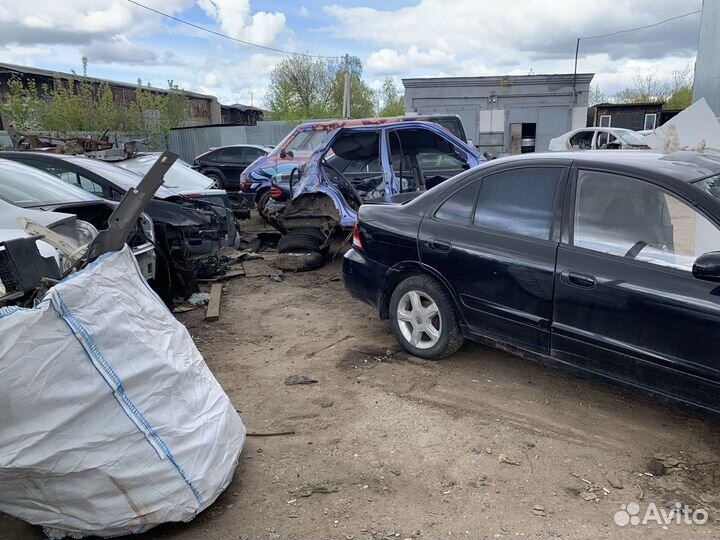 Бензобак топливный бак Almera classic b10