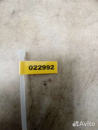 Подушка крепления кпп Audi A4 B5 (S4,RS4) 8D039915