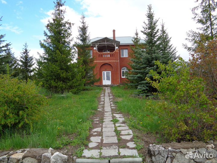 Ферма натуральных продуктов и коттедж