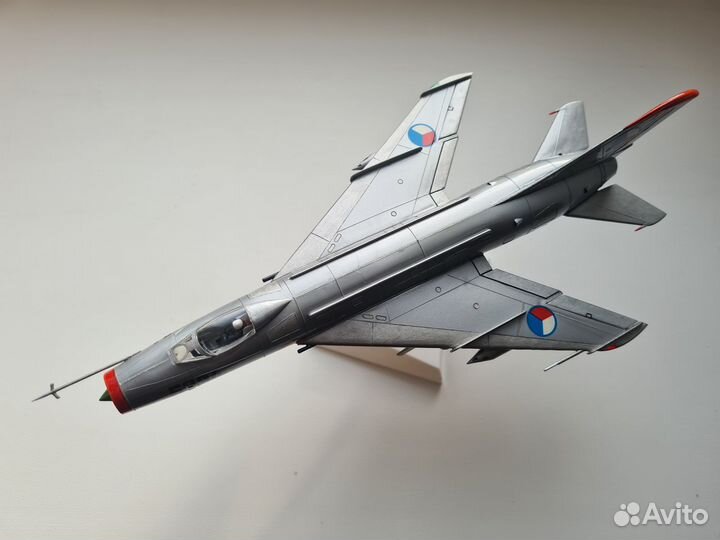 Модель Су-7 истребитель-бомбардировщик Plasticart