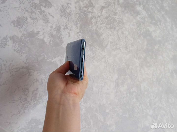 HONOR 10, 4/64 ГБ