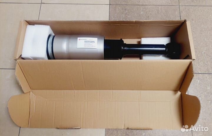 Пневмостойка без асе Discovery 3 передняя LR016415