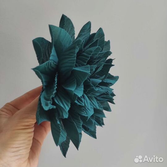 Большая брошь цветок из ткани, брошь астра