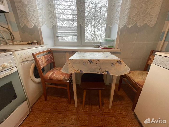 Стол обеденный