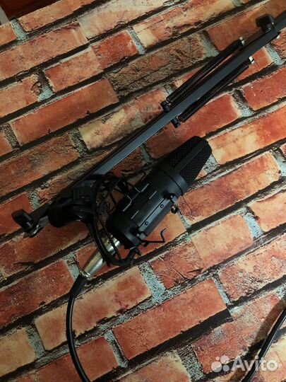 Студийный микрофон