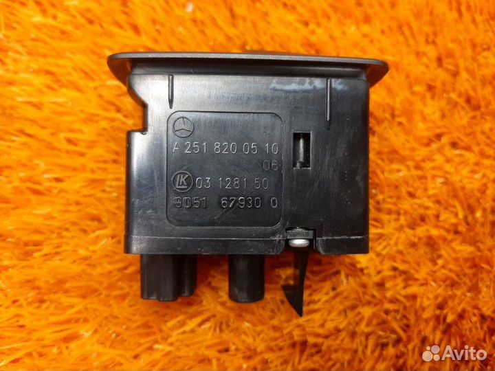 Кнопка стеклоподъемника задняя левая Mercedes-Benz