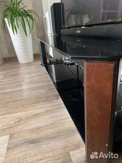 Тумба под телевизор бу стеклянная