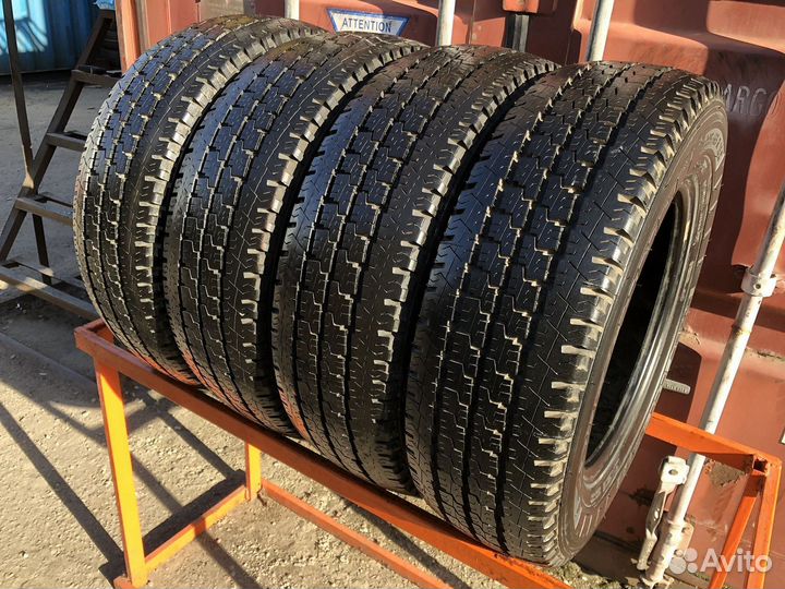 Michelin Agilis 81 225/65 R16C 106R