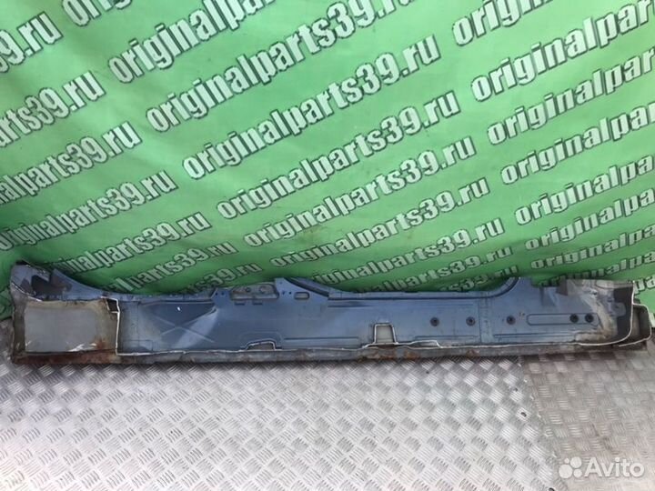 Порог кузова левый Mercedes-Benz C-Class W203