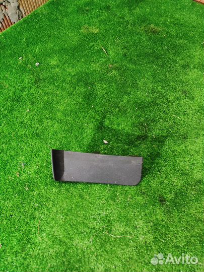 Накладка крепления сидения Volkswagen Touareg 7L