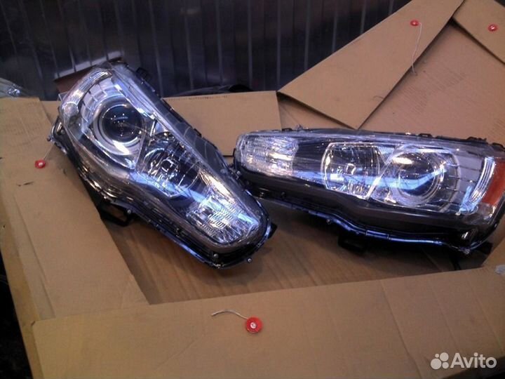 Фара правая Митсубиси Лансер X 10