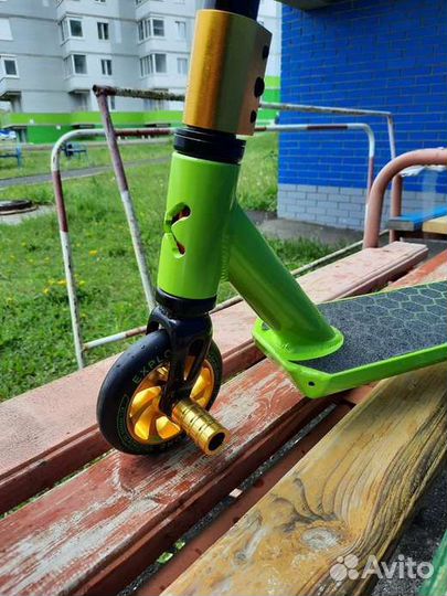 Трюковой самокат Cross Deluxe