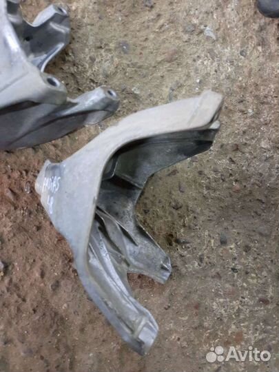 Audi a5 8t кронштейн двс