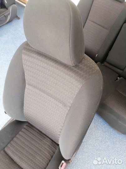 Сиденье переднее правое Toyota Corolla E150