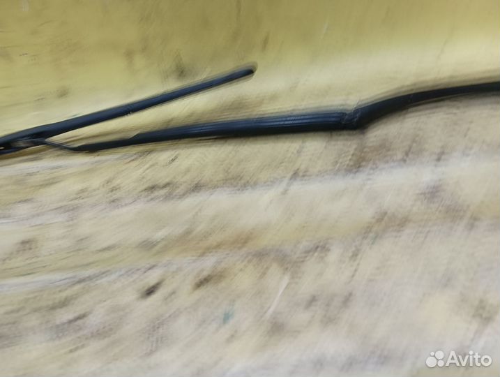 Поводок стеклоочистителя передний Toyota RAV 4